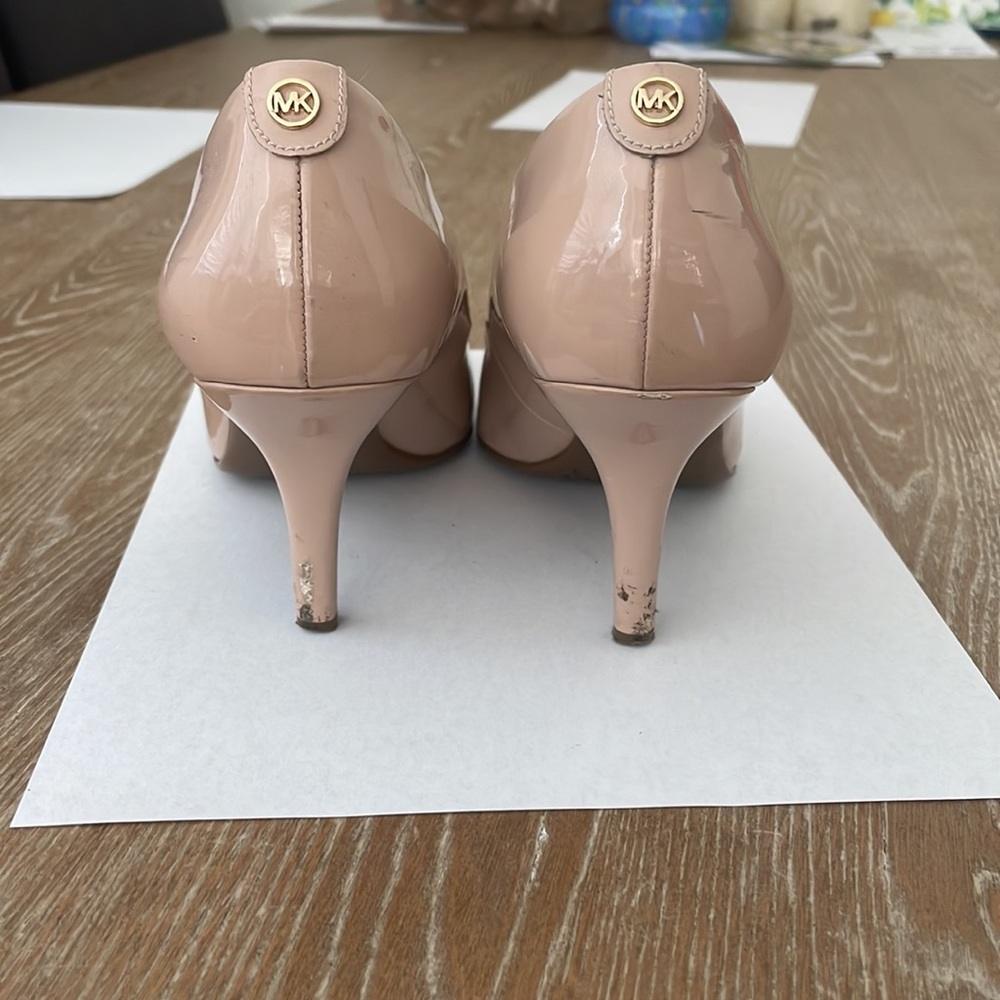 Michael Kors Dorothy Flex Tan Pumps Size 8 - Picture 4 of 11